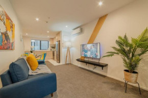 Madhouse Comfort - 2-BR Haven on Tuam Street